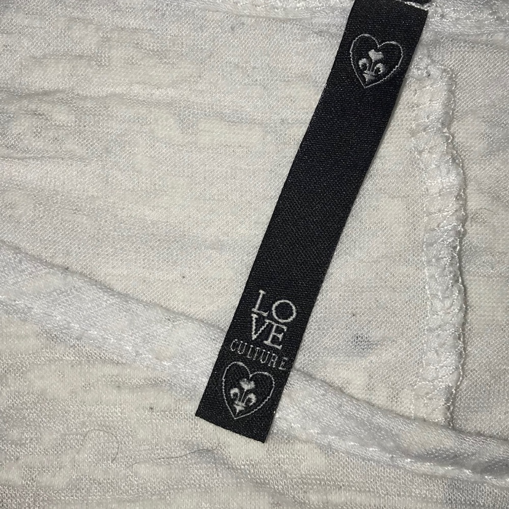 Crop top “LOVE” ♥️ - Picture 5 of 6